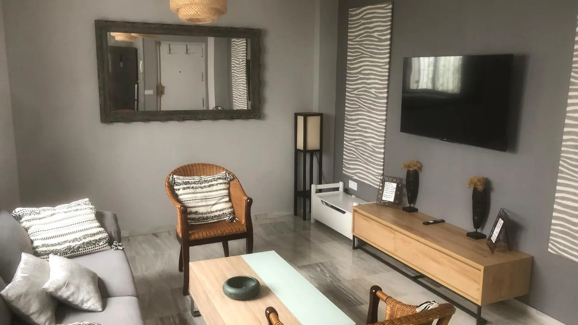 Apartamento En El Centro Totalmente Climatizado, Parking Gratuito Cordoba